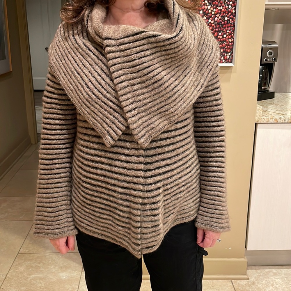 Armani Collezionni, size 4 wool sweater